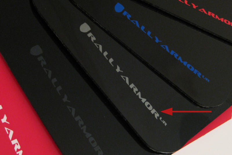 Rally Armor 02–07 Subaru WRX/STI/RS/2.5i (Kombis erforderlich) Schwarzer UR-Schmutzfänger mit silbernem Logo