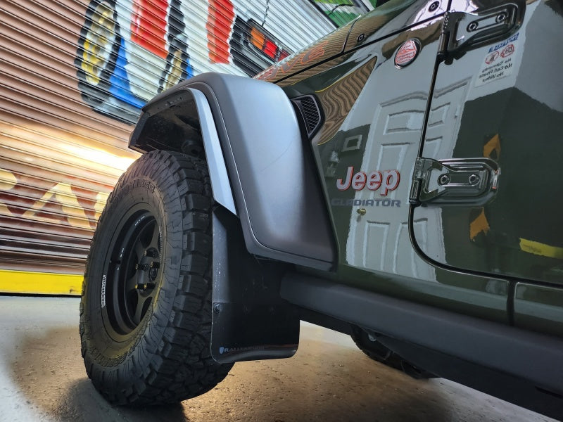 Rally Armor 19-24 Jeep JT Gladiator (Mojave/Rubicon) Schwarzer Schmutzfänger mit grauem Logo