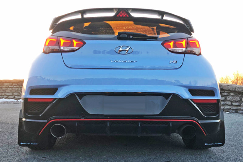 Rally Armor 19-22 Hyundai Veloster N Schwarzer UR-Schmutzfänger mit weißem Logo