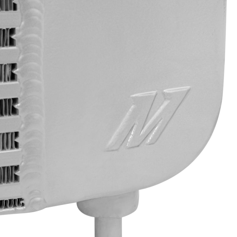 Mishimoto 06–10 Chevy 6,6 l Duramax Ladeluftkühler-Kit mit Rohren (Silber)