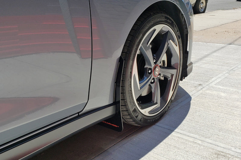 Rally Armor 19-21 Hyundai Veloster Turbo/2.0/R-Spec Roter UR-Schmutzfänger mit weißem Logo