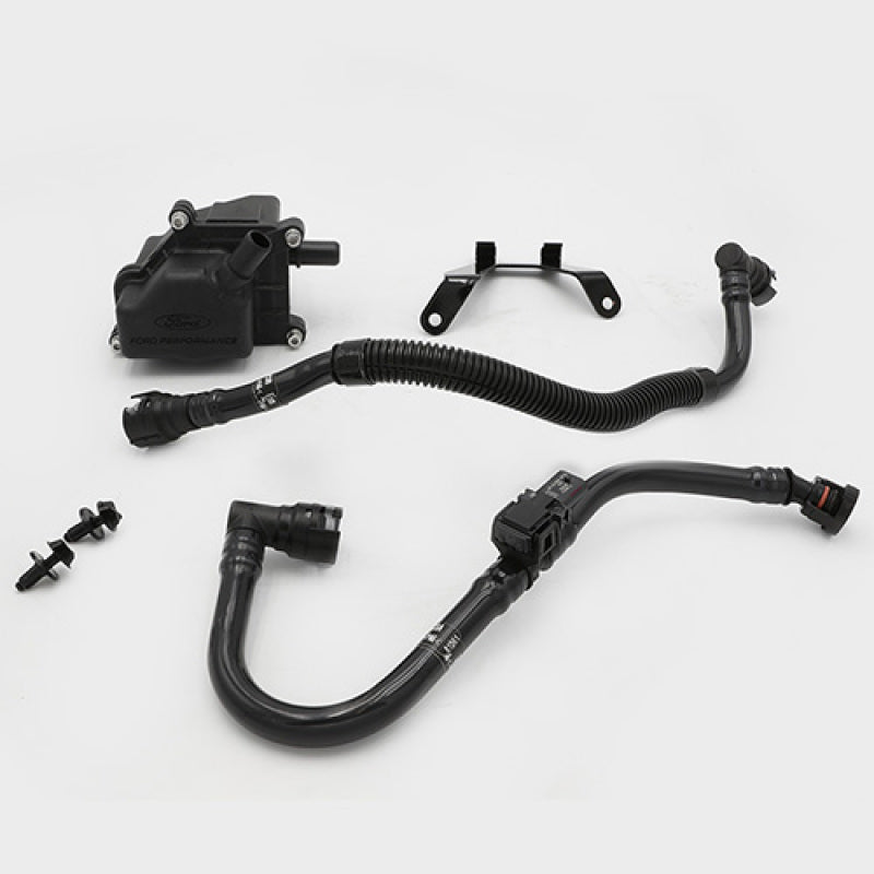 Ford Racing 15-18 Mustang 2.3L EcoBoost Öl-Luft-Abscheider rechts