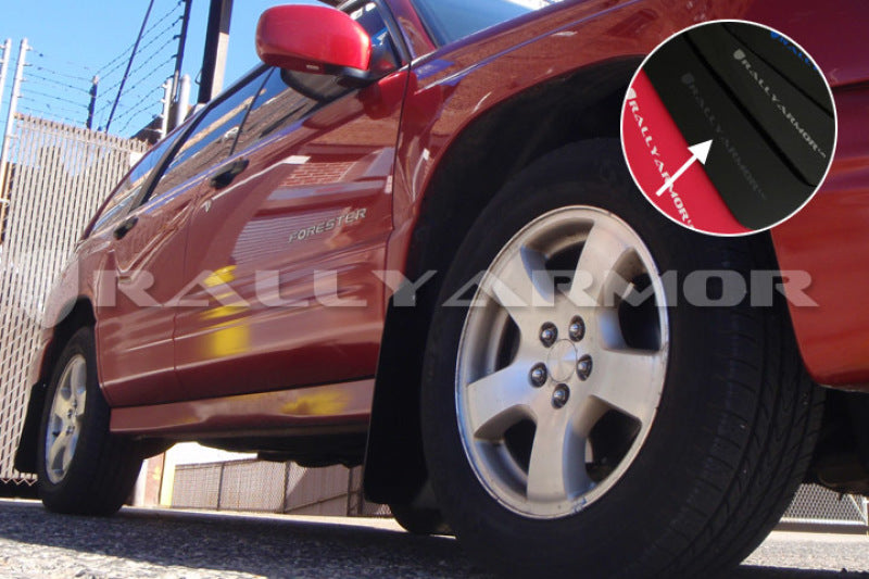 Rally Armor 98-02 Subaru Forester Schwarzer UR-Schmutzfänger mit grauem Logo