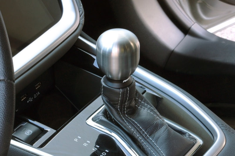 
                      
                        PERRIN 2020+ Subaru Outback/Ascent (mit CVT) SS Barrel Shift Knauf – 1,85 Zoll / Gebürstetes Finish
                      
                    