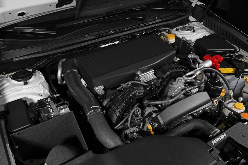 
                      
                        PERRIN 22-23 Subaru WRX Top Mount Ladeluftkühler (TMIC) - Schwarz
                      
                    