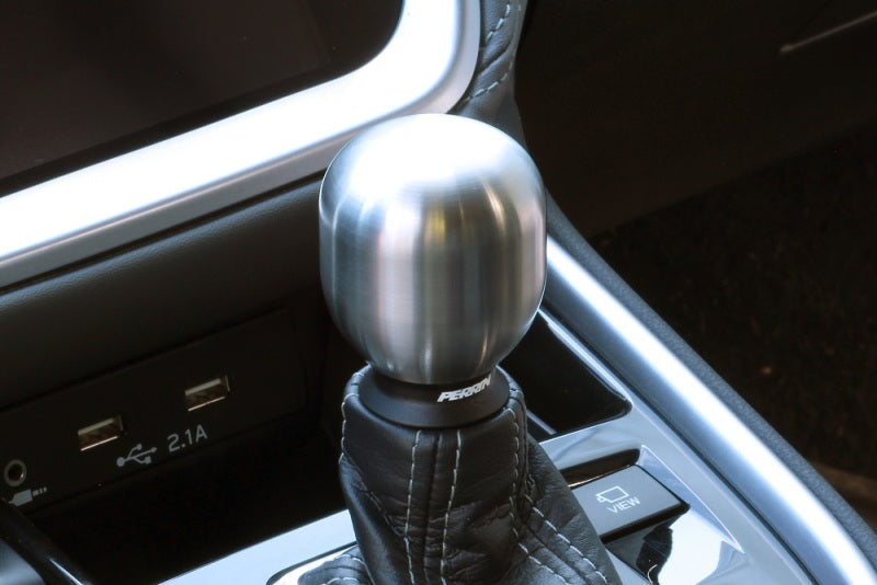 
                      
                        PERRIN 2020+ Subaru Outback/Ascent (mit CVT) SS Barrel Shift Knauf – 1,85 Zoll / Gebürstetes Finish
                      
                    